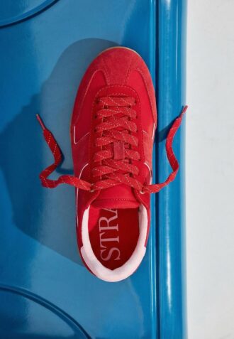 Scarpe da ginnastica con suola piatta e dettagli in pelle