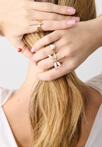 Set di 4 anelli a forma di libellula