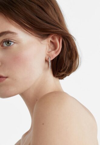 Set di 9 orecchini a cerchio con strass e perline