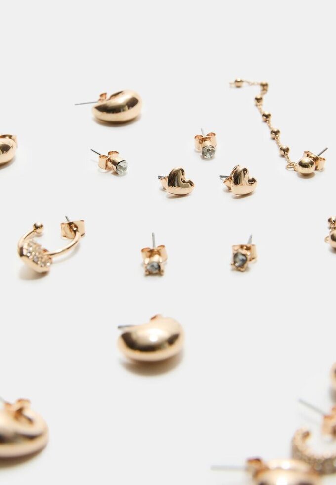 Set di 9 orecchini a cuore e a cerchio