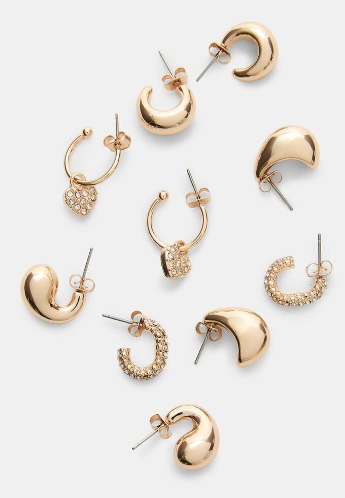 Set di 9 orecchini a cuore e a cerchio