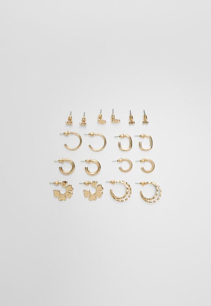 Set di 9 orecchini a forma di fiore