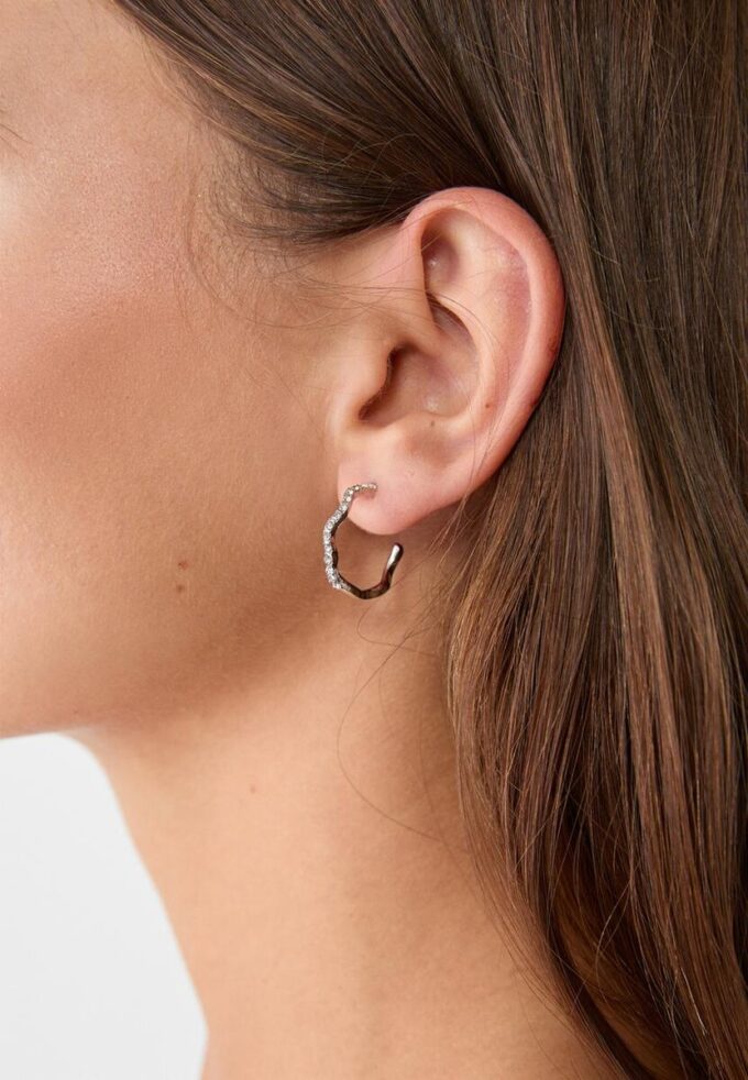 Set di 9 paia di mini orecchini a goccia