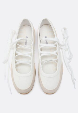 Sneakerinas con lacci