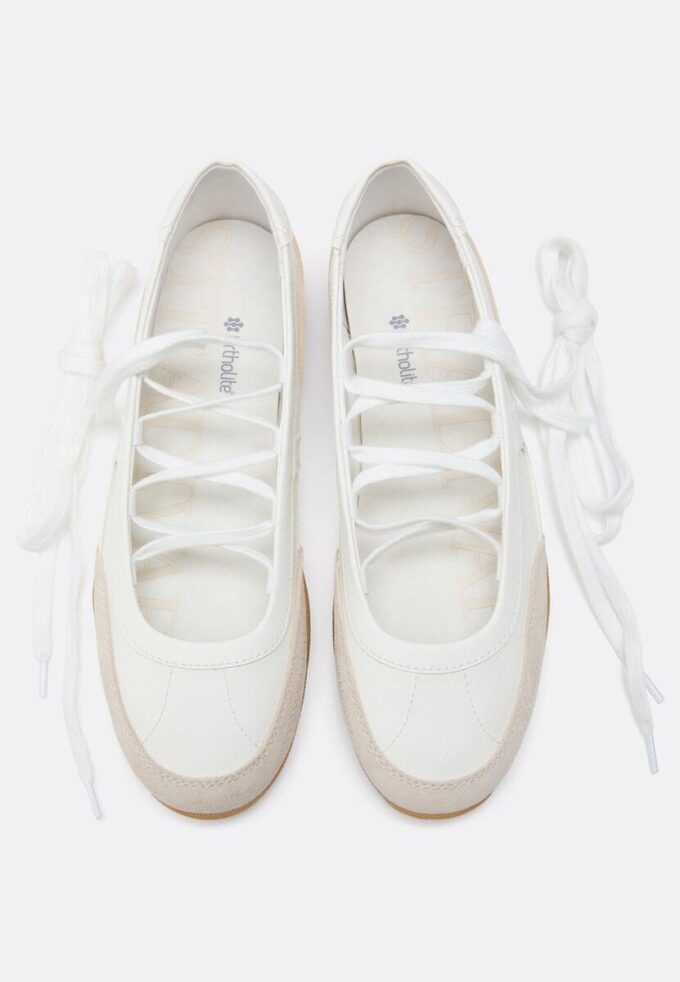 Sneakerinas con lacci