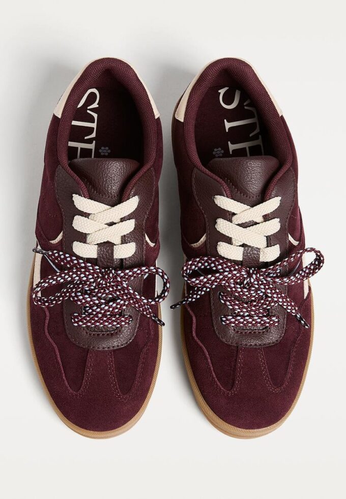 Sneakers casual con doppio laccio