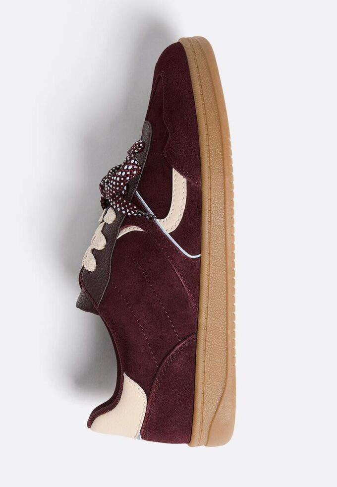 Sneakers casual con doppio laccio