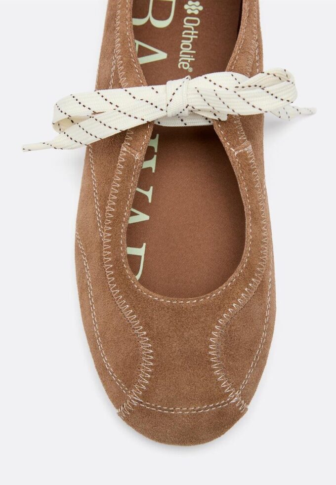 Sneakers in pelle con fiocco