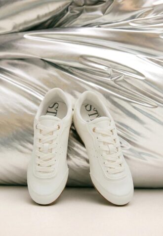 Sneakers morbide con suola piatta