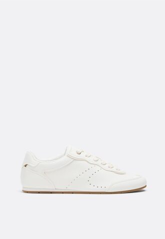 Sneakers morbide con suola piatta