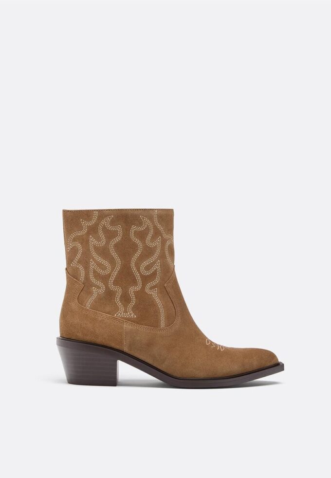 Stivaletti in pelle con tacco cowboy