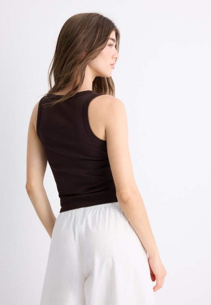 T-shirt a canotta a costine