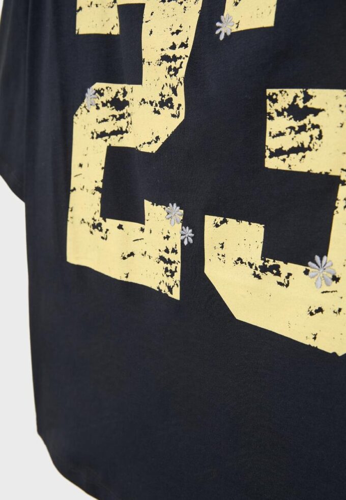 T-shirt a maniche corte 23