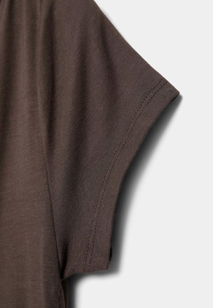 T-shirt a maniche corte con arricciature laterali