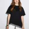 T-shirt a maniche corte con orlo in pizzo T-shirt a maniche corte con orlo in pizzo
