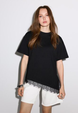 T-shirt a maniche corte con orlo in pizzo