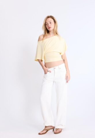 T-shirt a maniche corte con scollo a barchetta
