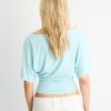 T-shirt a maniche corte con scollo a barchetta