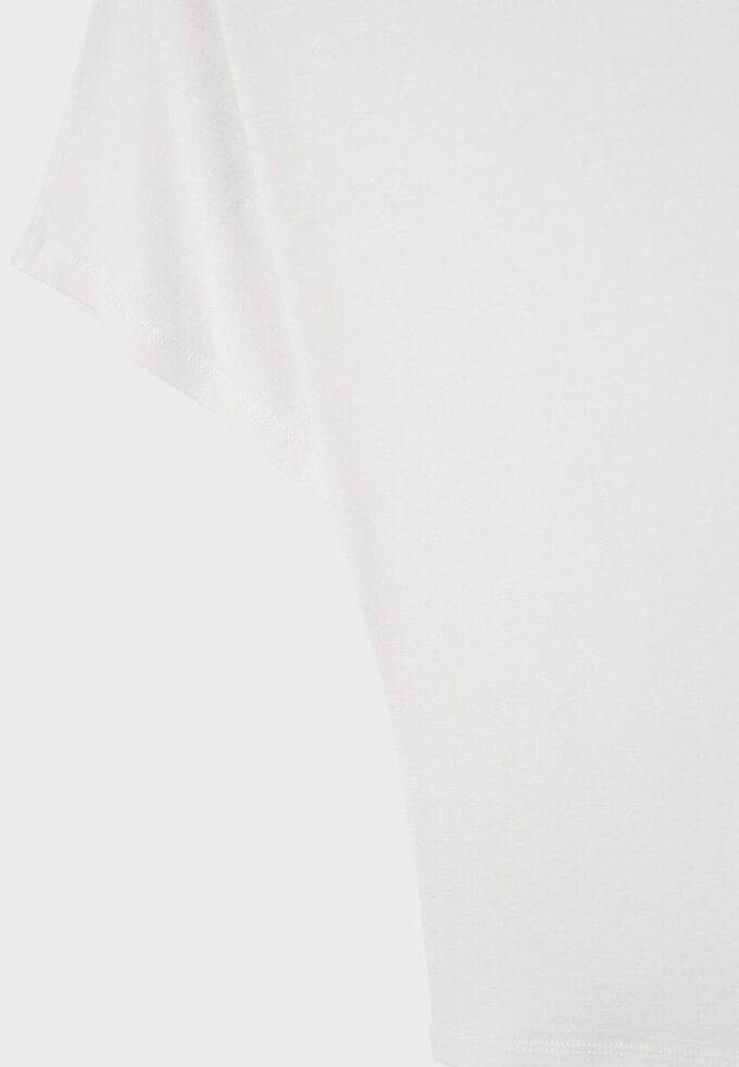 T-shirt a maniche corte con scollo a barchetta T-shirt a maniche corte con scollo a barchetta