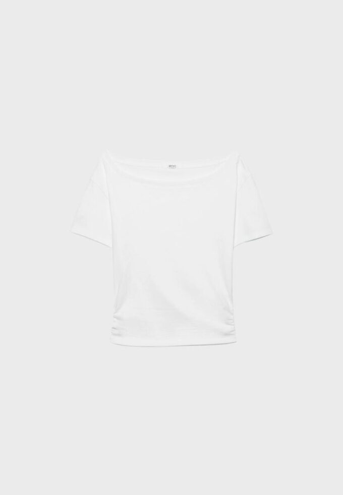 T-shirt a maniche corte con scollo a barchetta e arricciature T-shirt a maniche corte con scollo a barchetta e arricciature