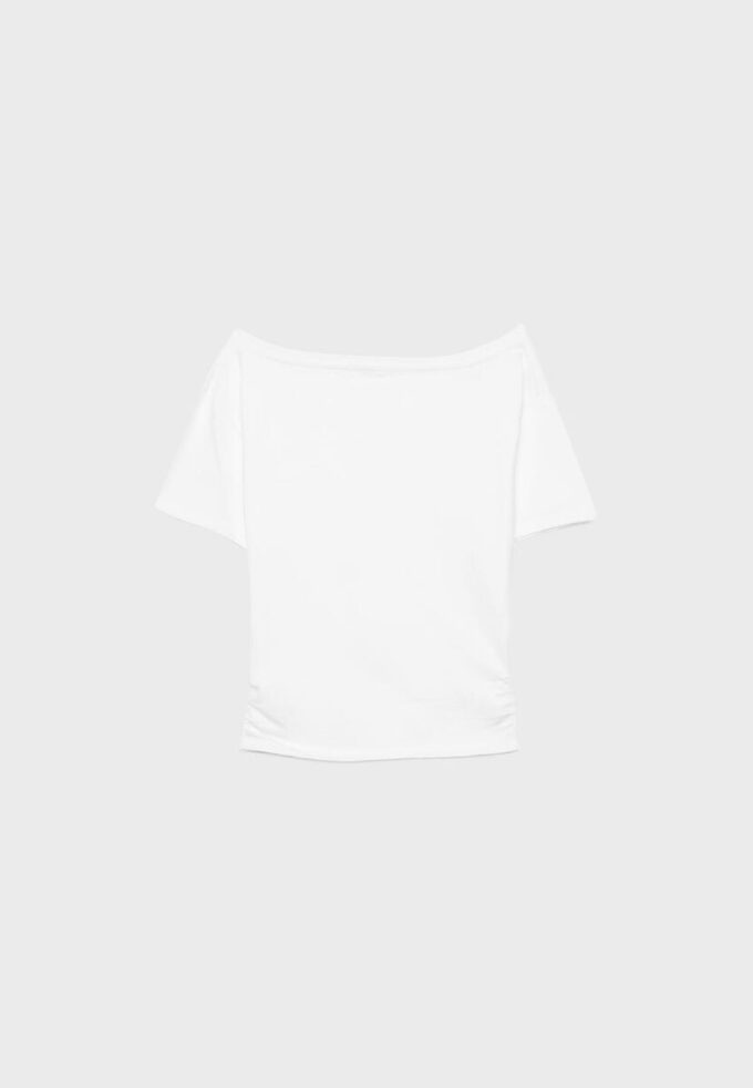 T-shirt a maniche corte con scollo a barchetta e arricciature T-shirt a maniche corte con scollo a barchetta e arricciature