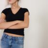 T-shirt a maniche corte con scollo a V