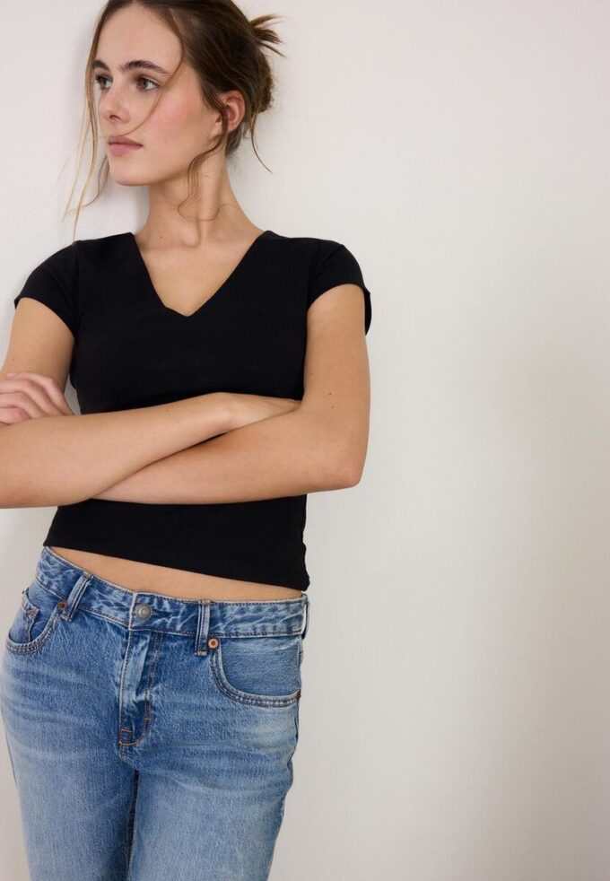 T-shirt a maniche corte con scollo a V