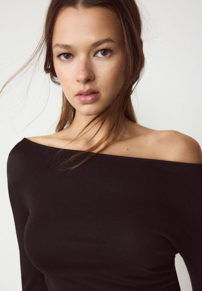 T-shirt a maniche lunghe con arricciatura