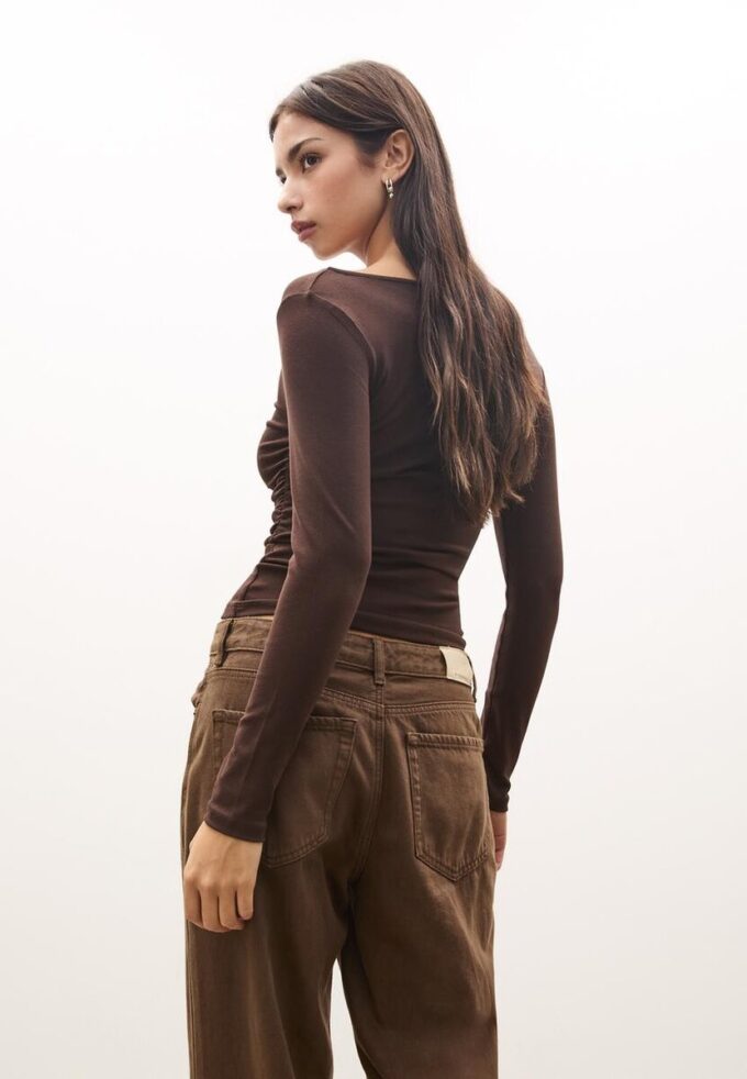 T-shirt a maniche lunghe con arricciatura T-shirt a maniche lunghe con arricciatura