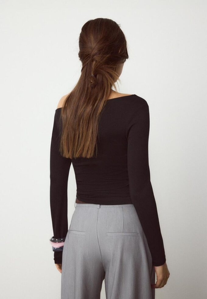 T-shirt a maniche lunghe con arricciatura