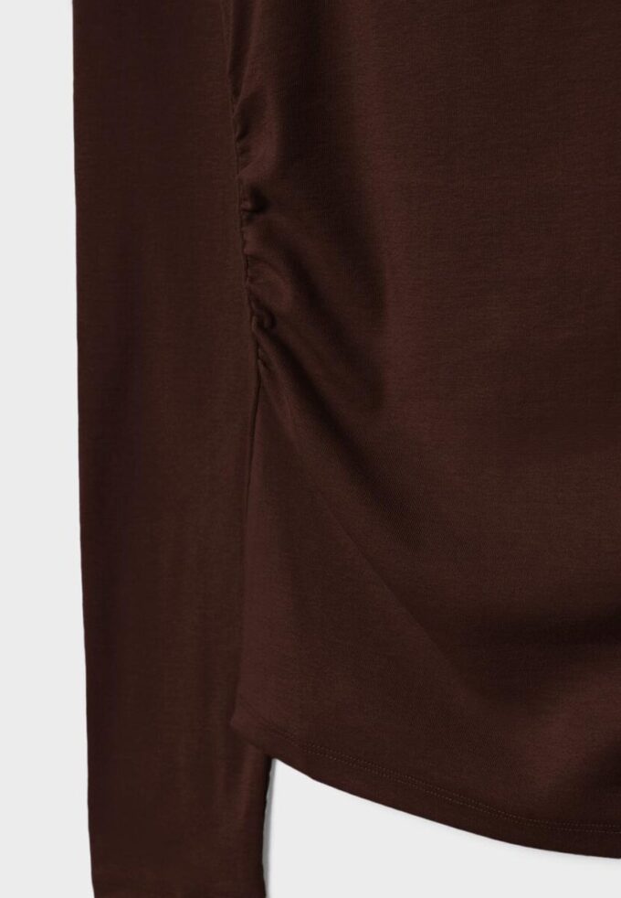 T-shirt a maniche lunghe con arricciatura T-shirt a maniche lunghe con arricciatura