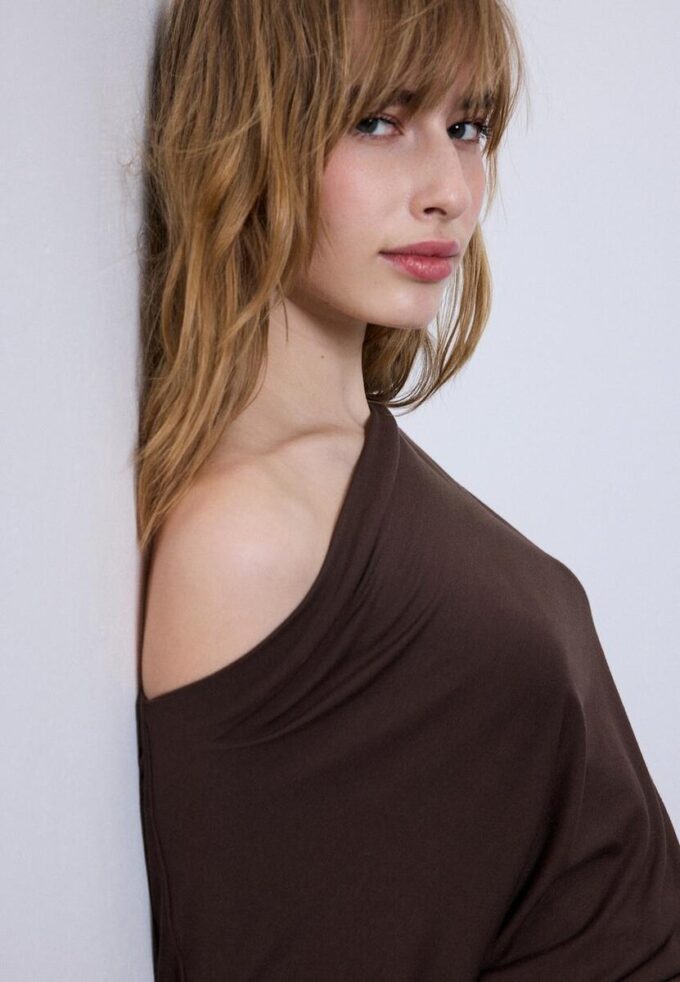 T-shirt asimmetrica in modal