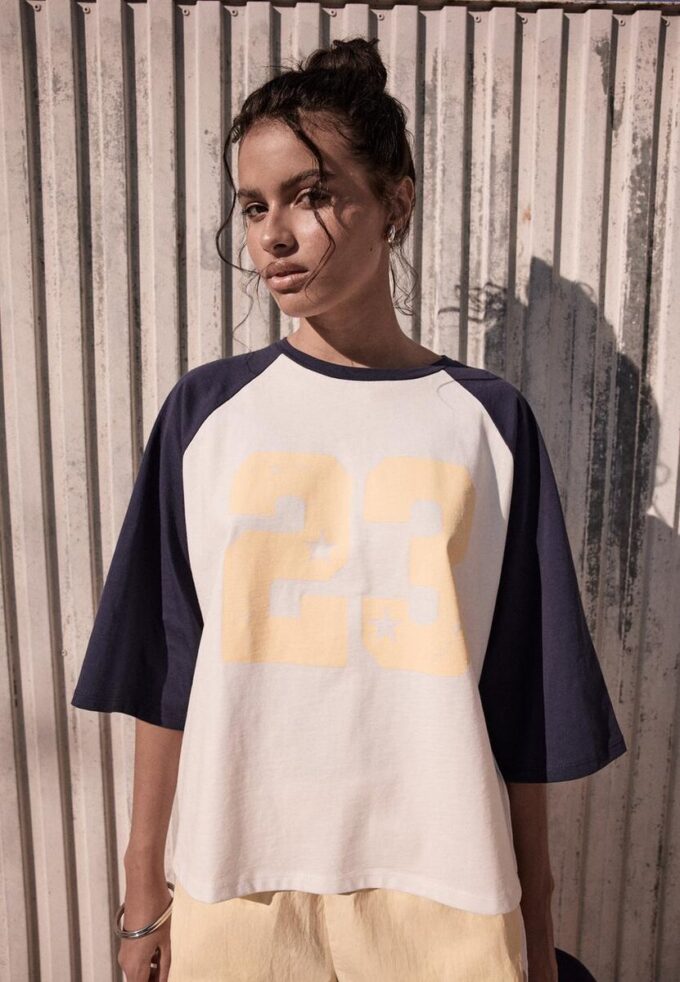 T-shirt con maniche raglan T-shirt con maniche raglan