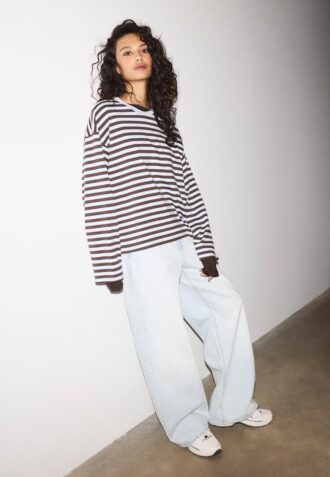 T-shirt oversize a maniche lunghe a righe