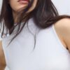 T-shirt senza maniche con collo a imbuto