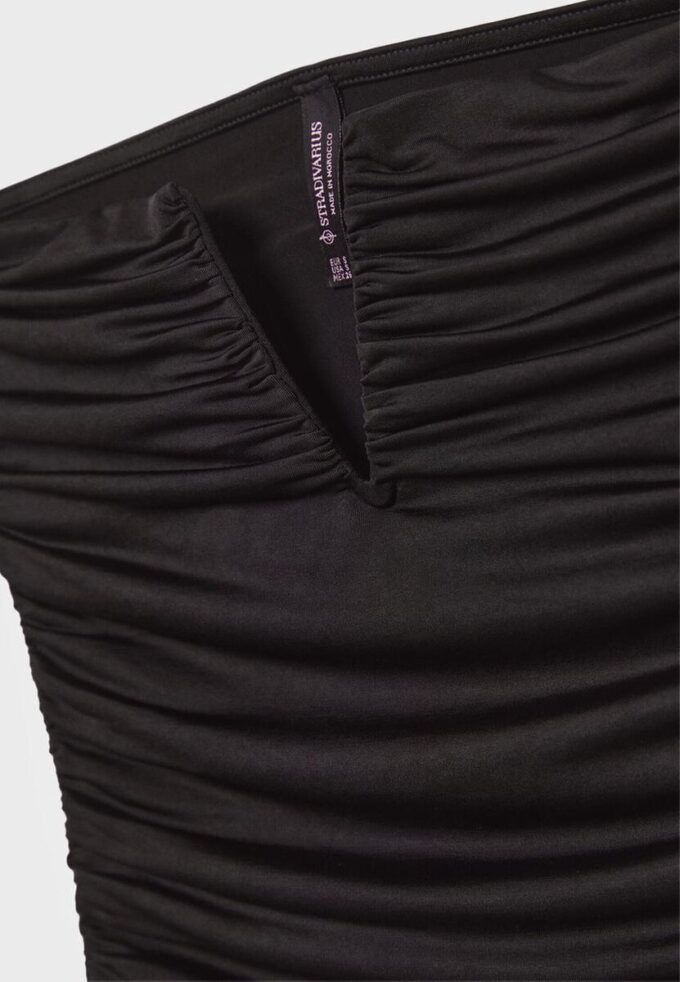 Top a fascia drappeggiato con dettaglio a V Top a fascia drappeggiato con dettaglio a V