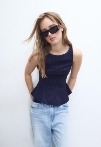 Top a peplo senza maniche a righe Top a peplo senza maniche a righe