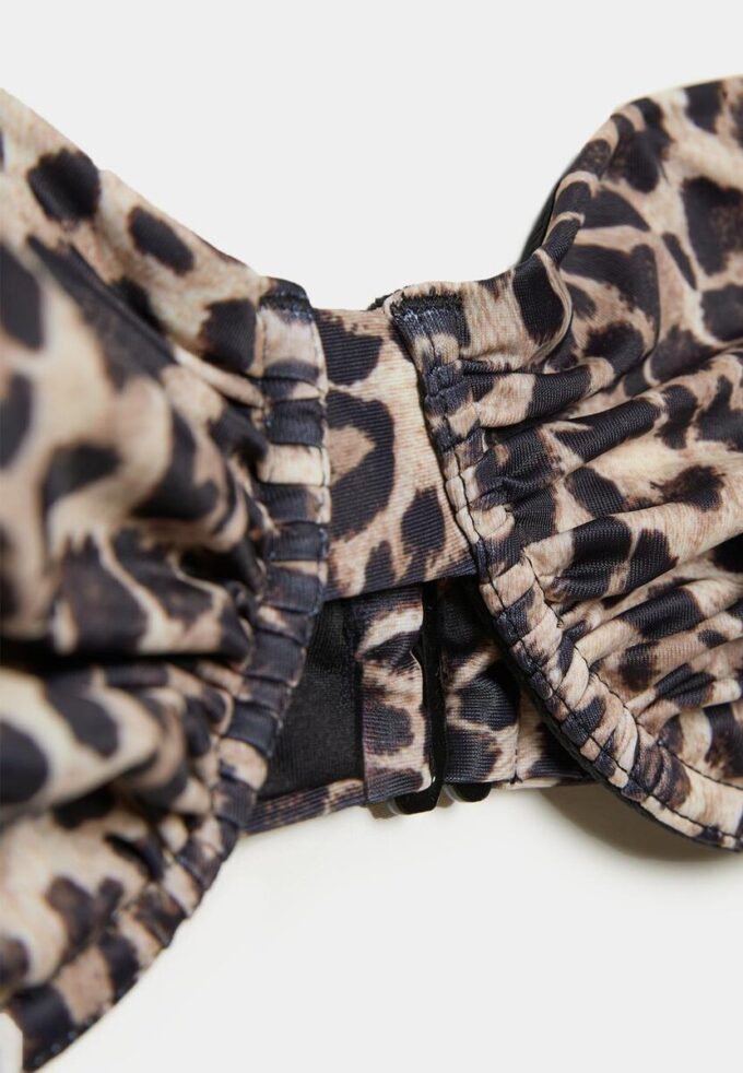 Top bikini a balconcino con stampa animalier Top bikini a balconcino con stampa animalier