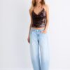 Top con scollo all’americana e paillettes