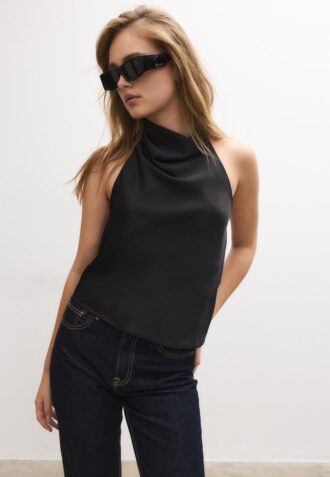 Top con scollo all’americana effetto raso