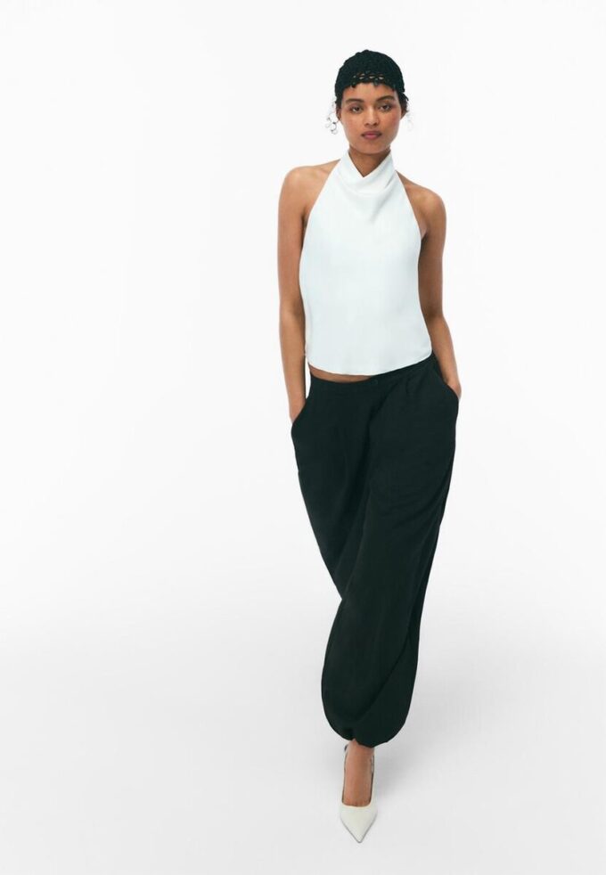 Top con scollo all’americana effetto raso Top con scollo all’americana effetto raso