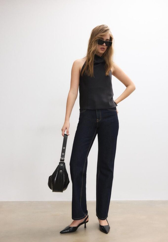 Top con scollo all’americana effetto raso Top con scollo all’americana effetto raso