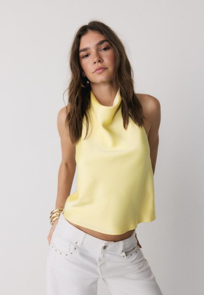 Top con scollo all’americana effetto raso