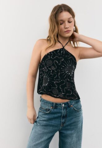 Top con scollo all’americana ricamato