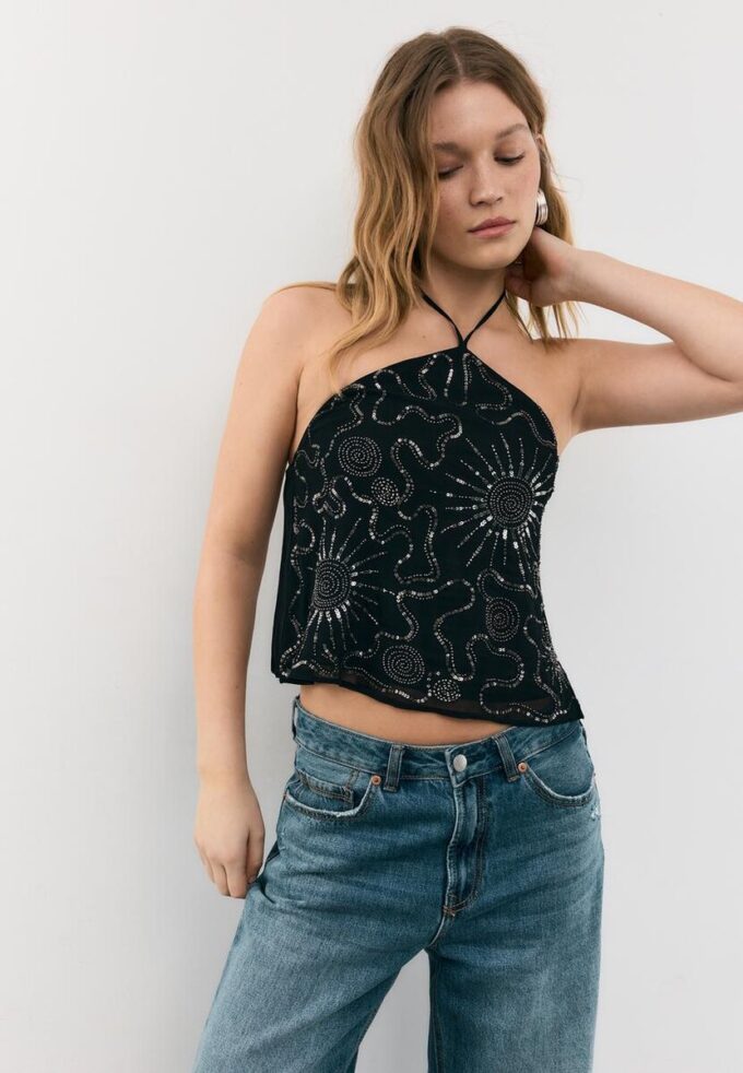Top con scollo all’americana ricamato Top con scollo all’americana ricamato
