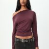 Top con scollo asimmetrico