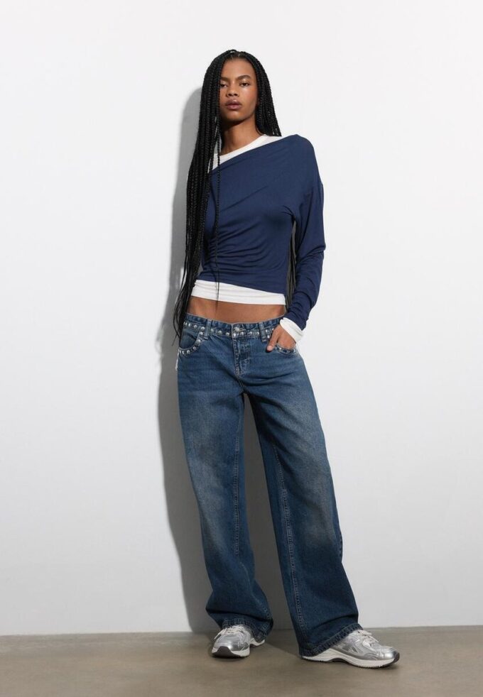 Top con scollo asimmetrico