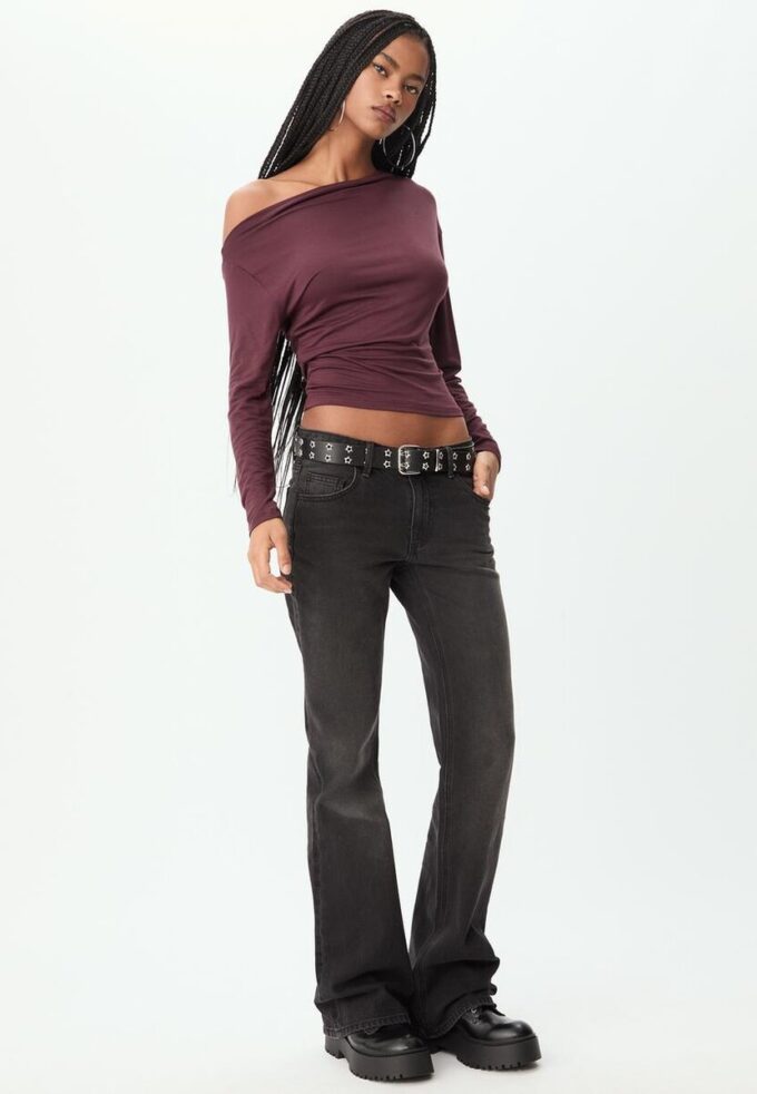 Top con scollo asimmetrico