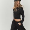 Top con scollo asimmetrico
