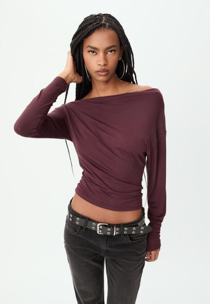 Top con scollo asimmetrico